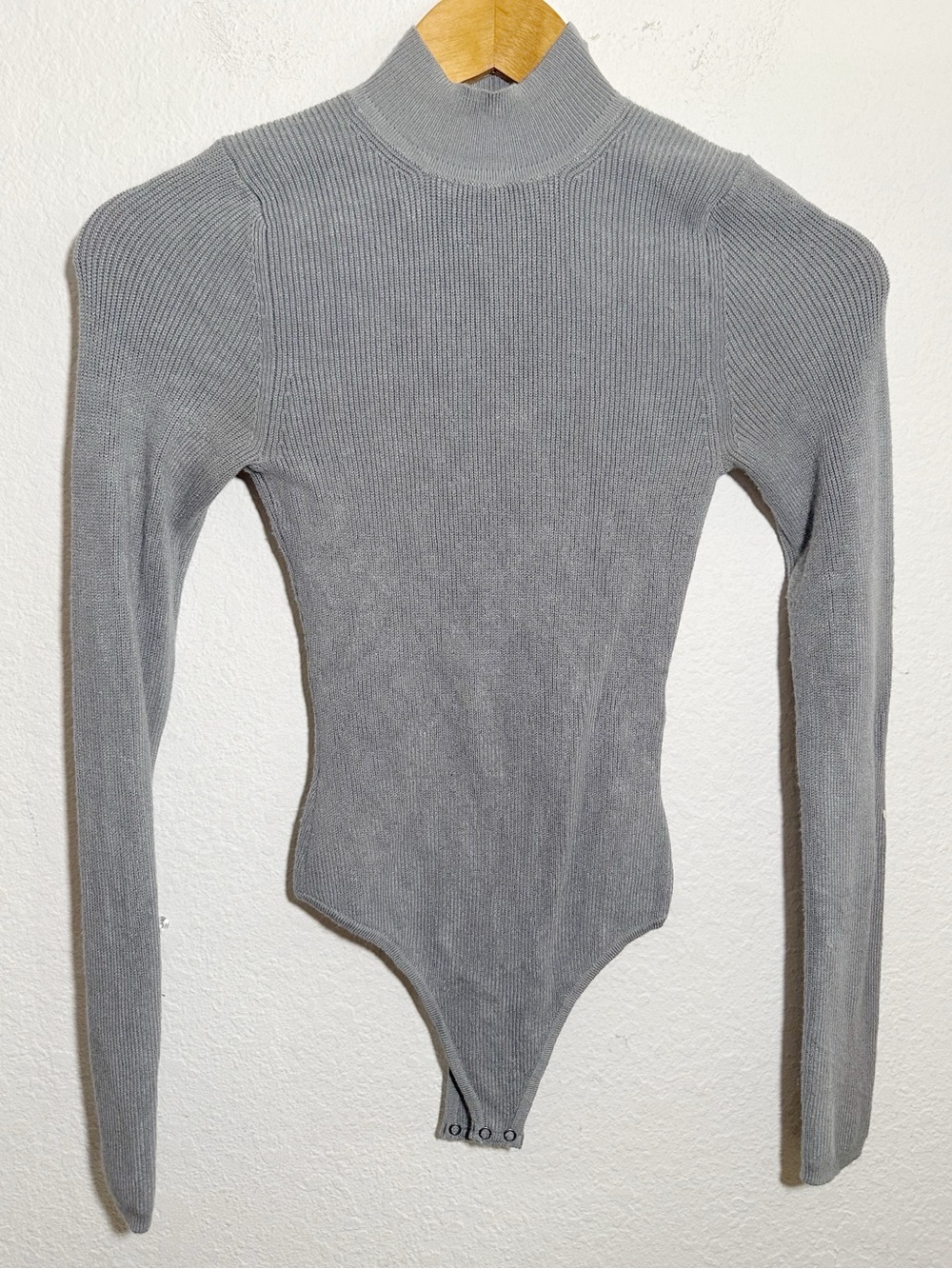 New Abercrombie & Fitch Ribbed Gray Mock Neck Long Sleeve Bodysuit Open Back
